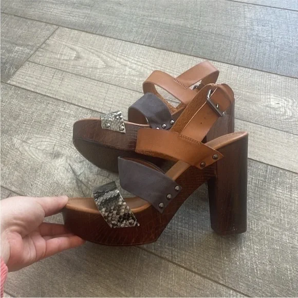 Madden Girl Mixxx Mob Wife Size 10 Strappy Wood High Heels. - Picture 7 of 7